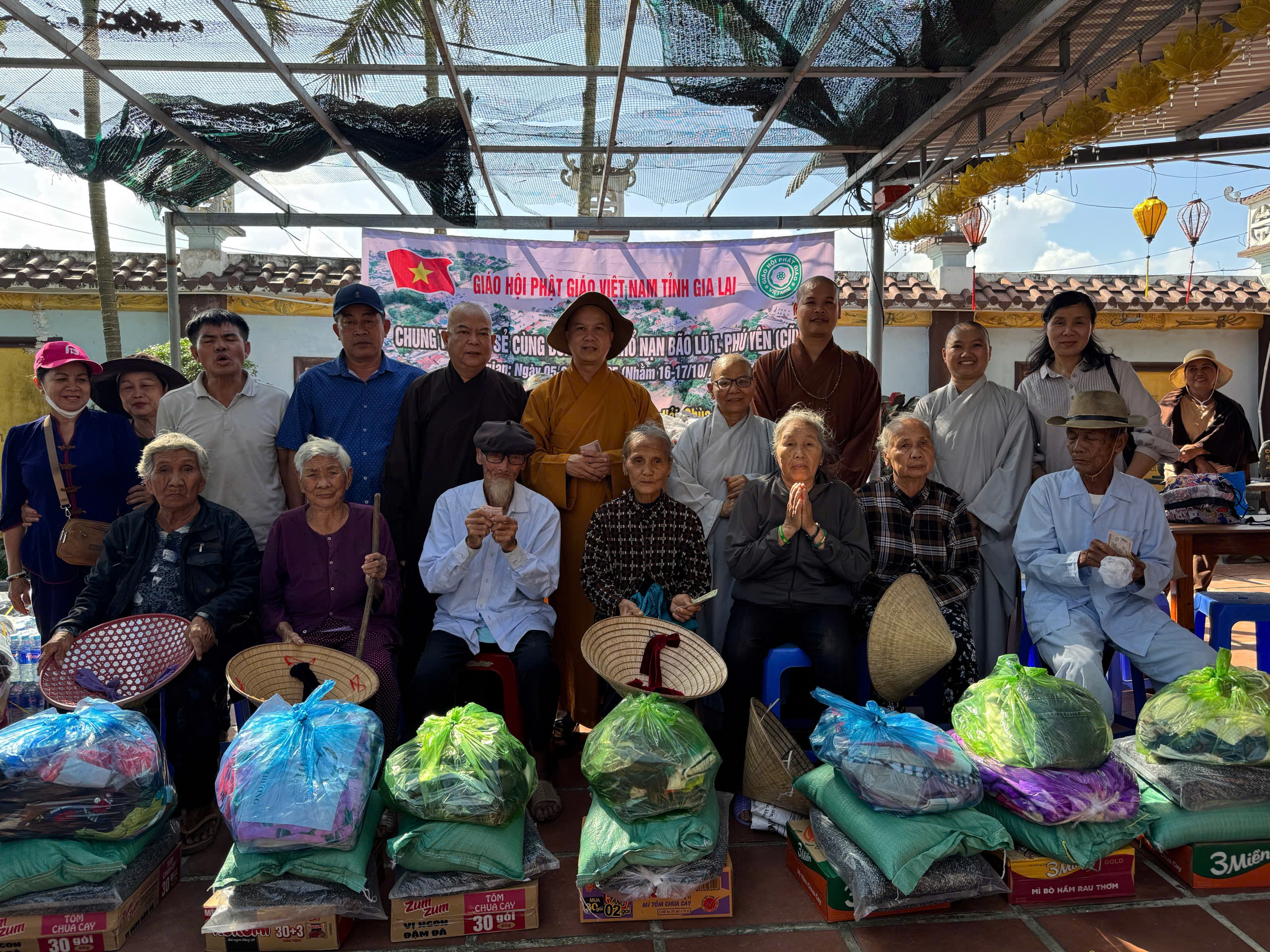 Các tự viện tỉnh Gia Lai cứu trợ bà con tỉnh Đaklak